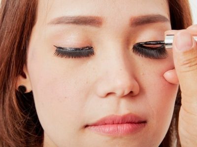 بهترین روش برای حذف چسب مژه از پلک و مژه مصنوعی