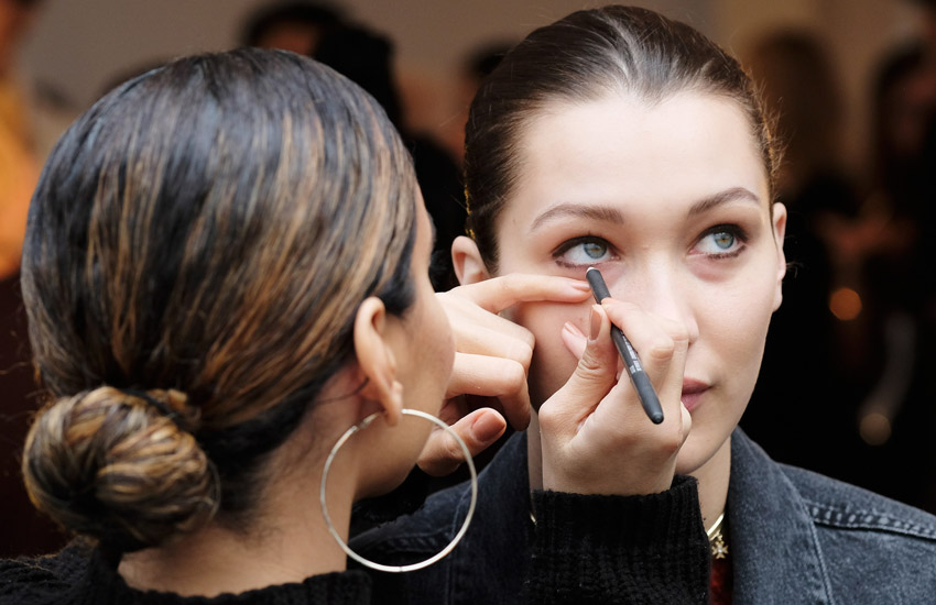 خط چشم ماژیکی یا مدادی خط چشم