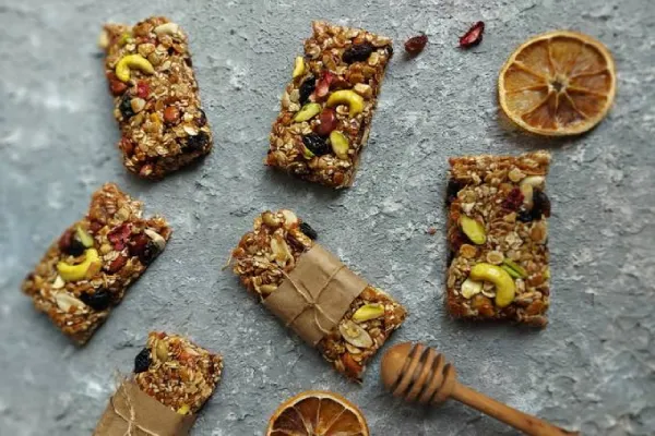 طرز تهیه گرانولا بار رژیمی طرز تهیه گرانولا بار رژیمی