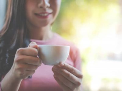 این افراد بهتر است در مصرف کافئین احتیاط کنند