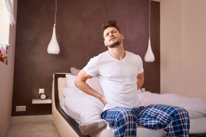 بهترین حالت خواب برای افرادی که درد پایین کمر دارند کمر درد