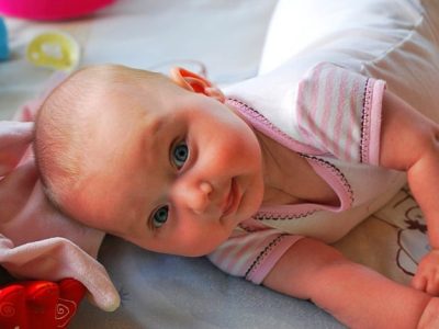 بازی-مناسب-کودک-سه-ماهه