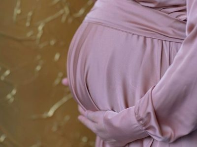 خانم-باردار