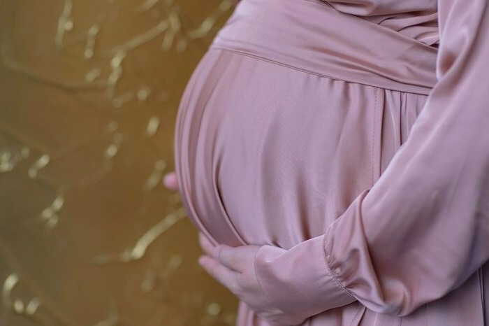 خانم-باردار