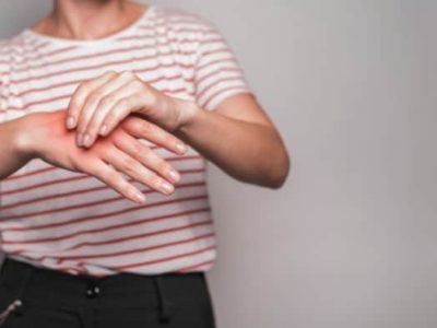 شکستن-قولنج-انگشتان