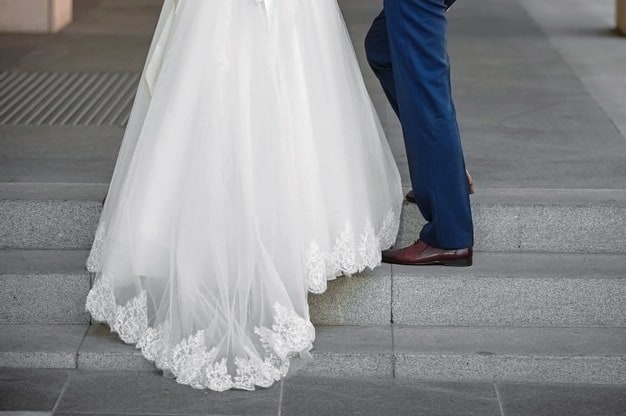 رنگ سفید لباس عروس نماد چیست؟ لباس-عروس