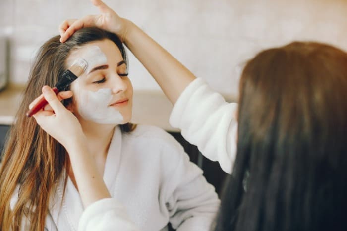 زمان استفاده از ماسک صورت به نوع ماسک و هدف شما از استفاده از آن بستگی دارد ماسک صورت