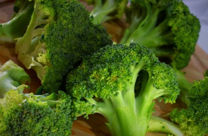 عوارض مصرف بیش از حد و نادرست کلم بروکلی مضرات-کلم-بروکلی