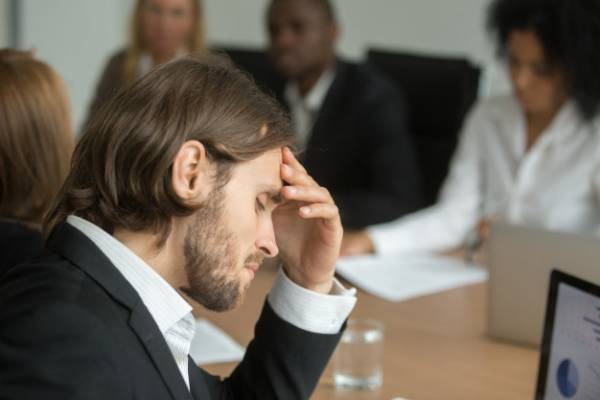 نشانه ها و علائم فرسودگی شغلی در محل کار نشانه ها و علائم فرسودگی شغلی در محل کار