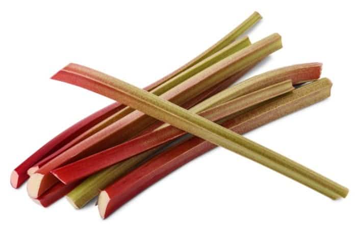 خواص ریواس و آب ریواس برای درمان، لاغری و زیبایی پوست