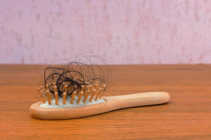 بهترین خوراکی و مواد غذایی برای درمان ریزش موی سر در زنان و مردان