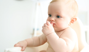 چه غذاهایی باعث نفخ نوزاد می‌شود؟