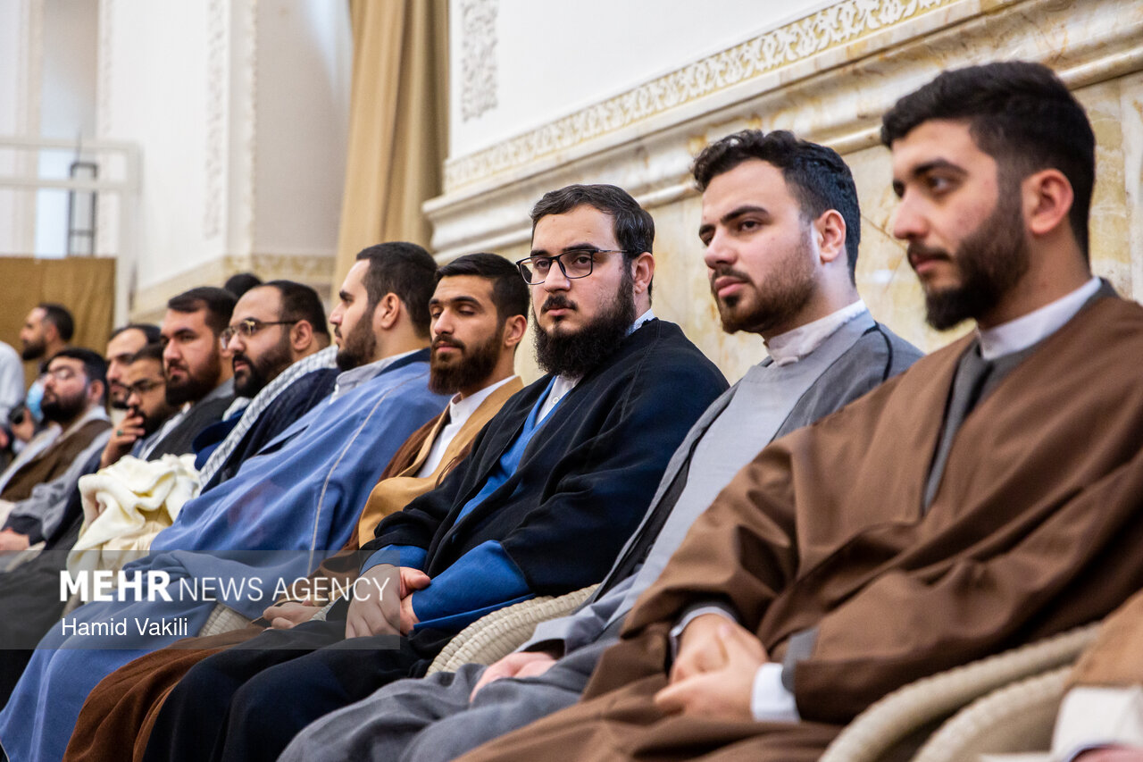 آغاز ثبت‌نام طلبه در حوزه علمیه ثقلین