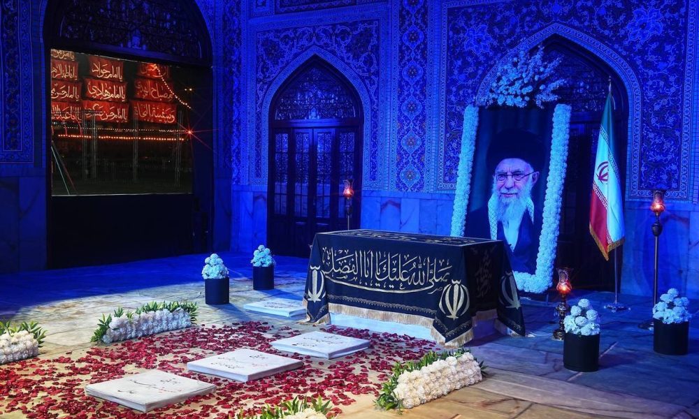 رونمایی از نماد مزار مطهر رهبر شهید انقلاب در میدان آزادی تهران