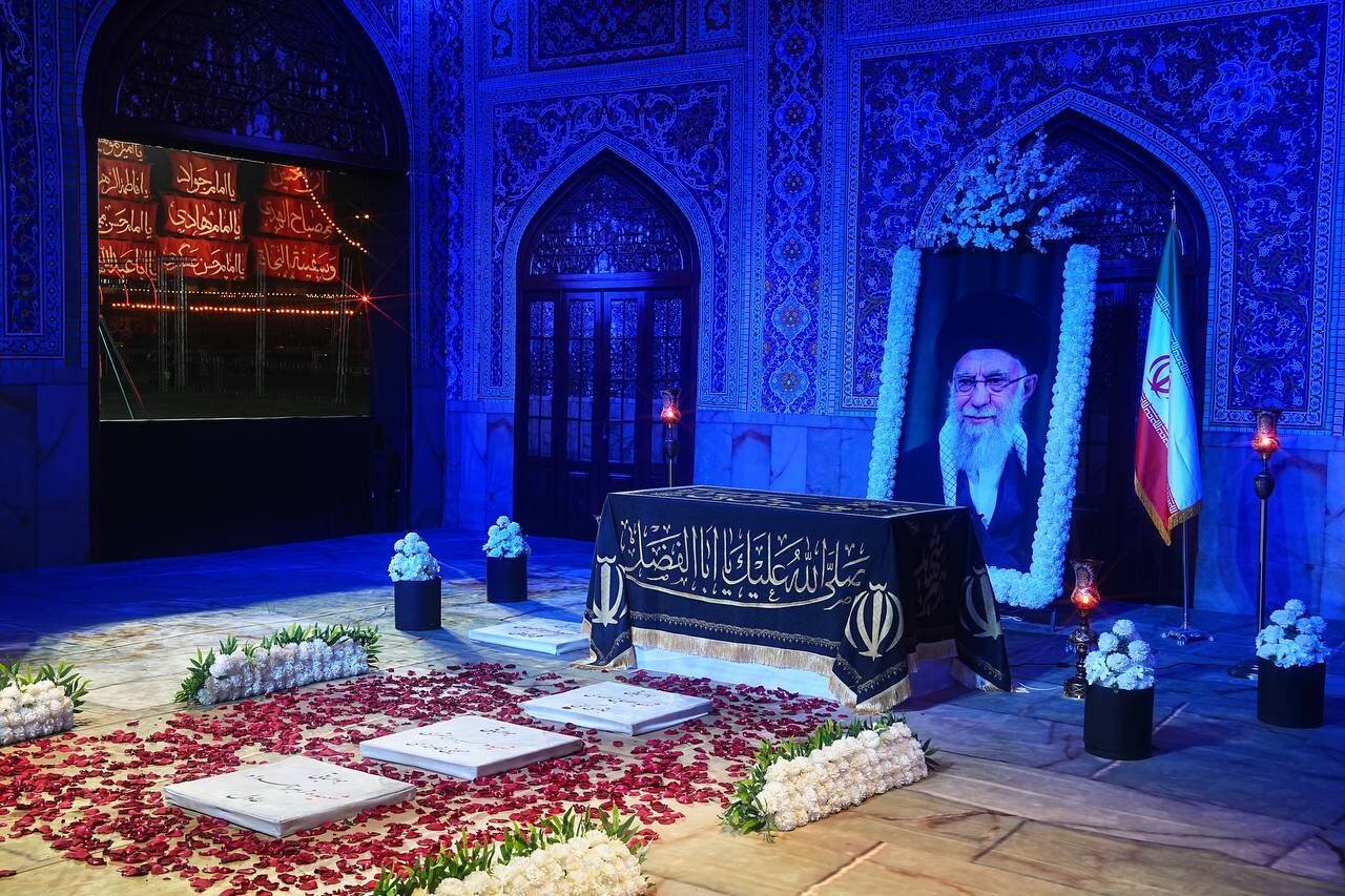 رونمایی از نماد مزار مطهر رهبر شهید انقلاب در میدان آزادی تهران