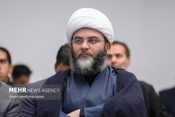 حجت‌الاسلام قمی: مسجد محور مرکزی جامعه است
